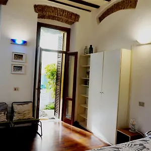 https://studio-apartment-vicolo-lavandai.italymilanhotels.net